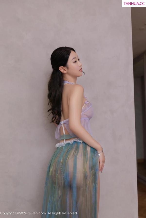 唐安琪  [XiuRen]高清写真图 2024.06.03 No.8644 唐安琪 丝袜美腿第40张图片
